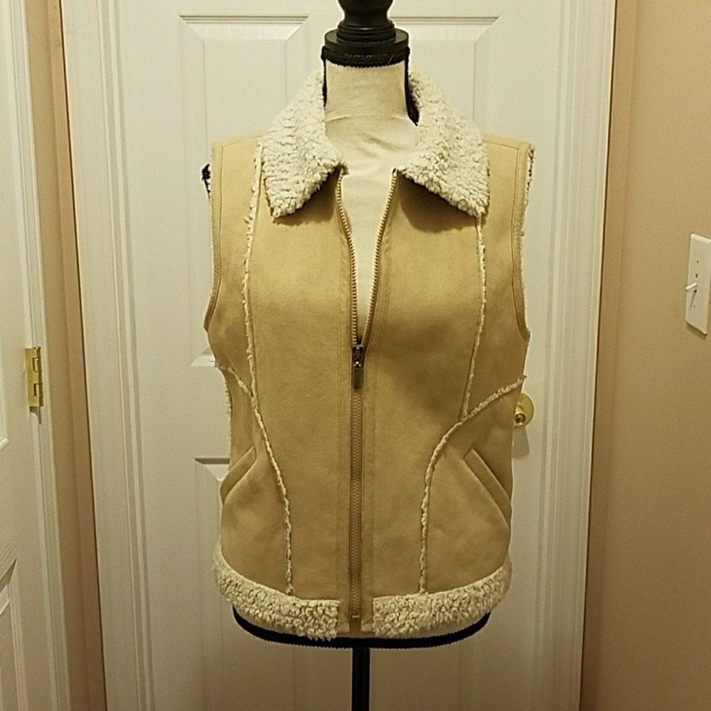 Maurices Suede-like fuzzy vest size M